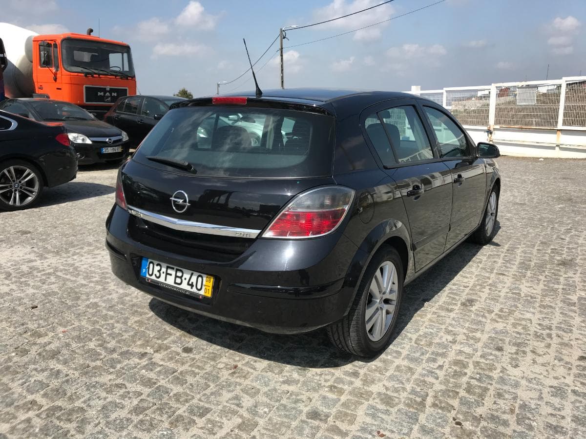 Opel Astra 1.3 CDTI · Ano 2008 — image 5