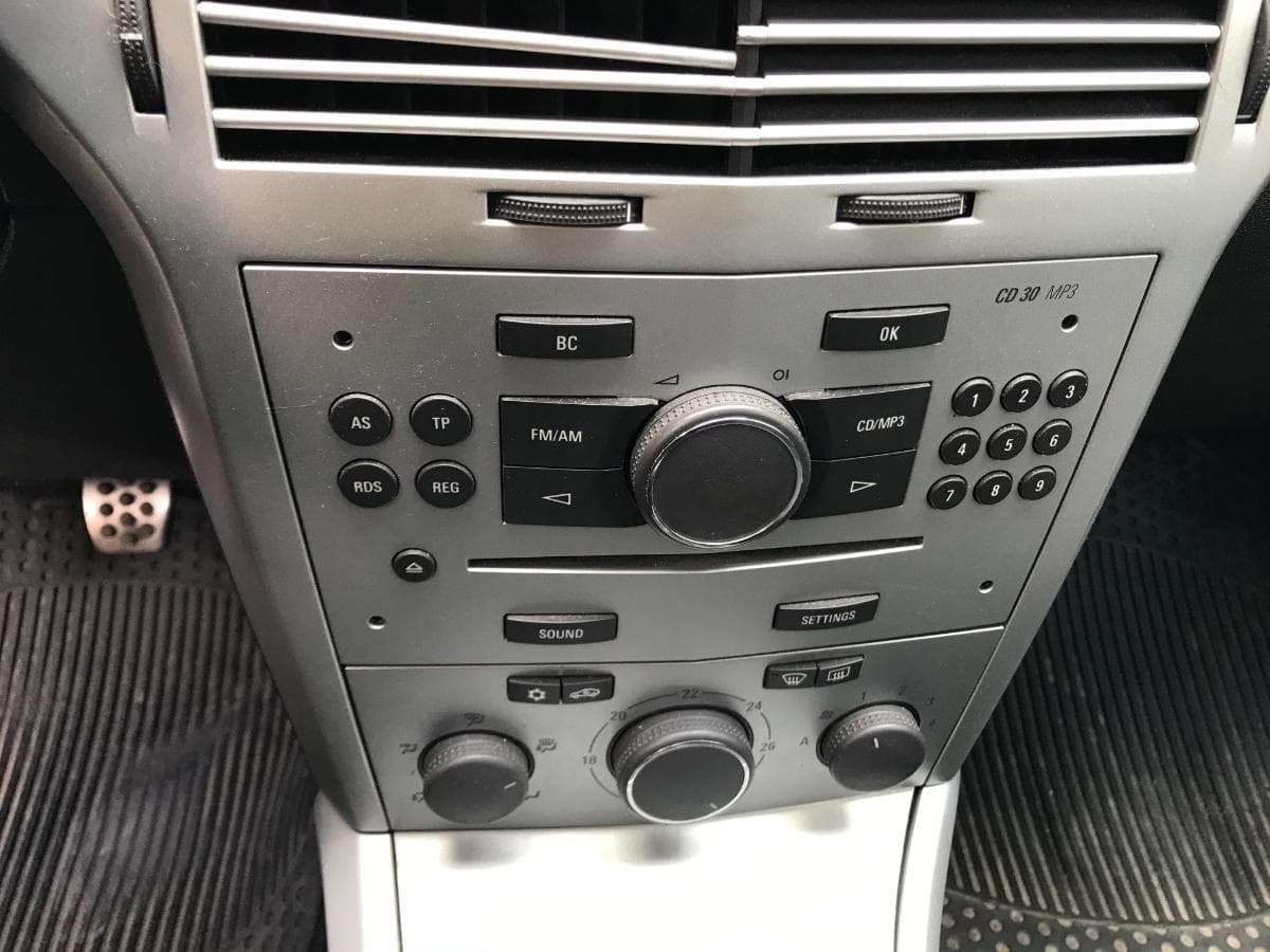 Opel Astra 1.3 CDTI · Ano 2008 — image 21
