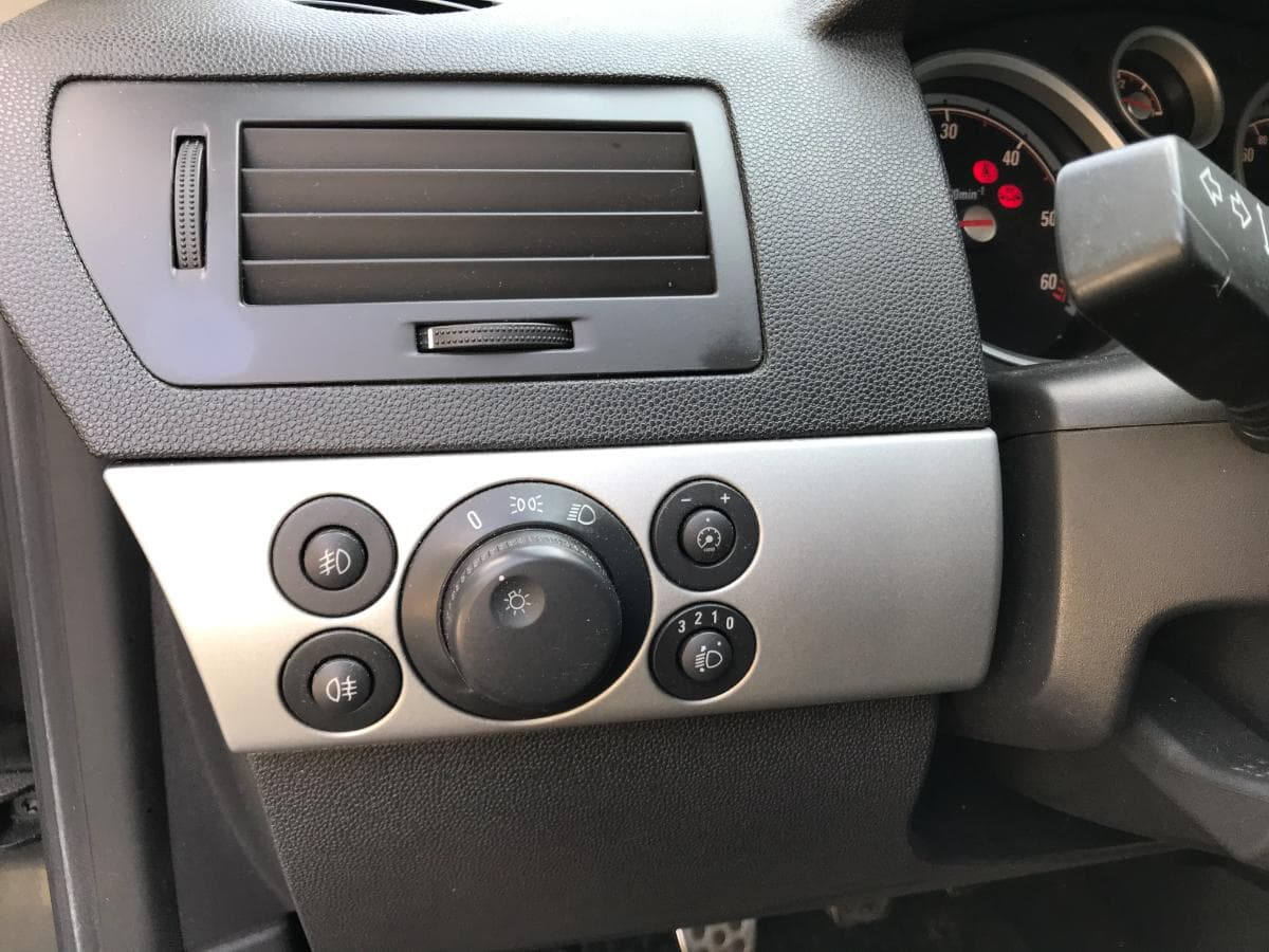 Opel Astra 1.3 CDTI · Ano 2008 — image 23