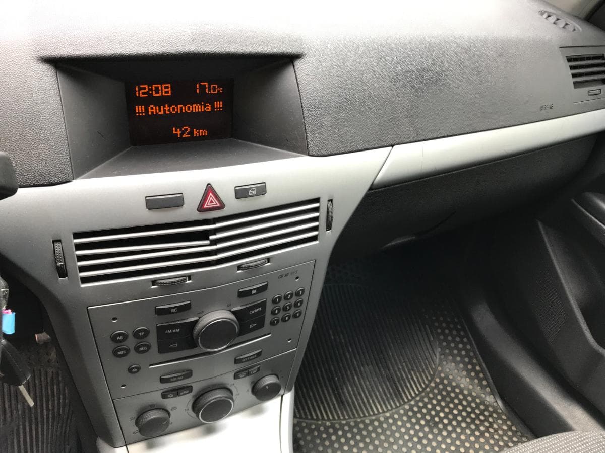Opel Astra 1.3 CDTI · Ano 2008 — image 26