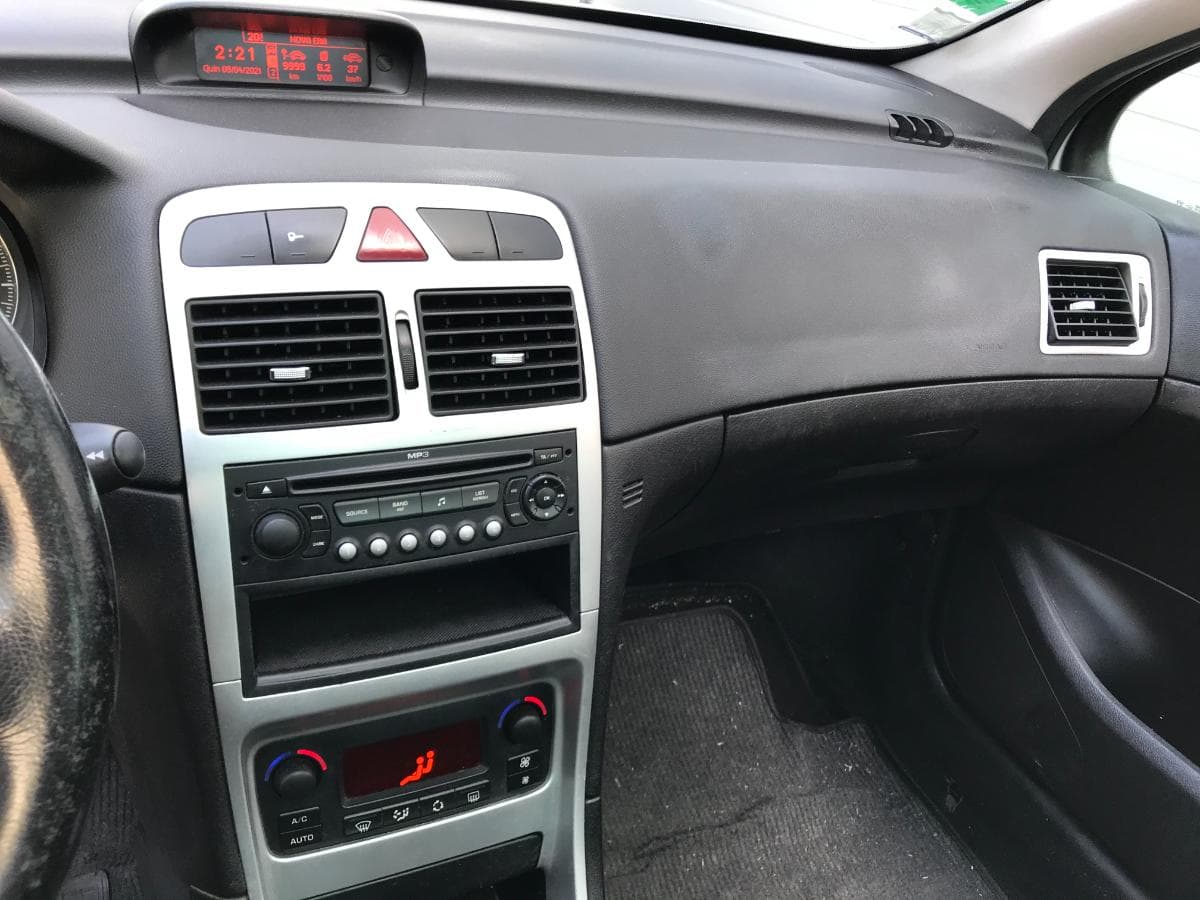 Peugeot 307 SW 1.6 HDI · Ano 2007 — imagem 18