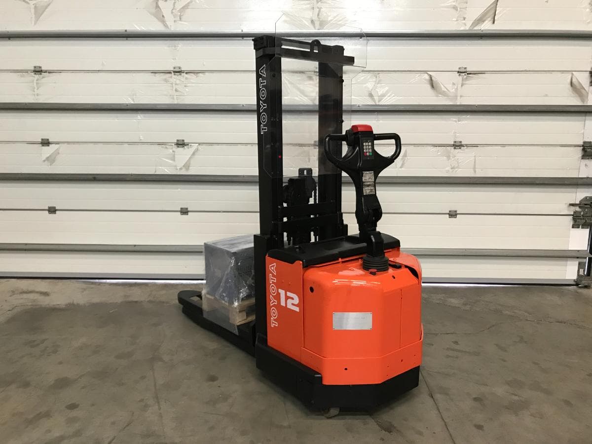 Stacker Toyota 7SM10 · Ano 2006 — image 5