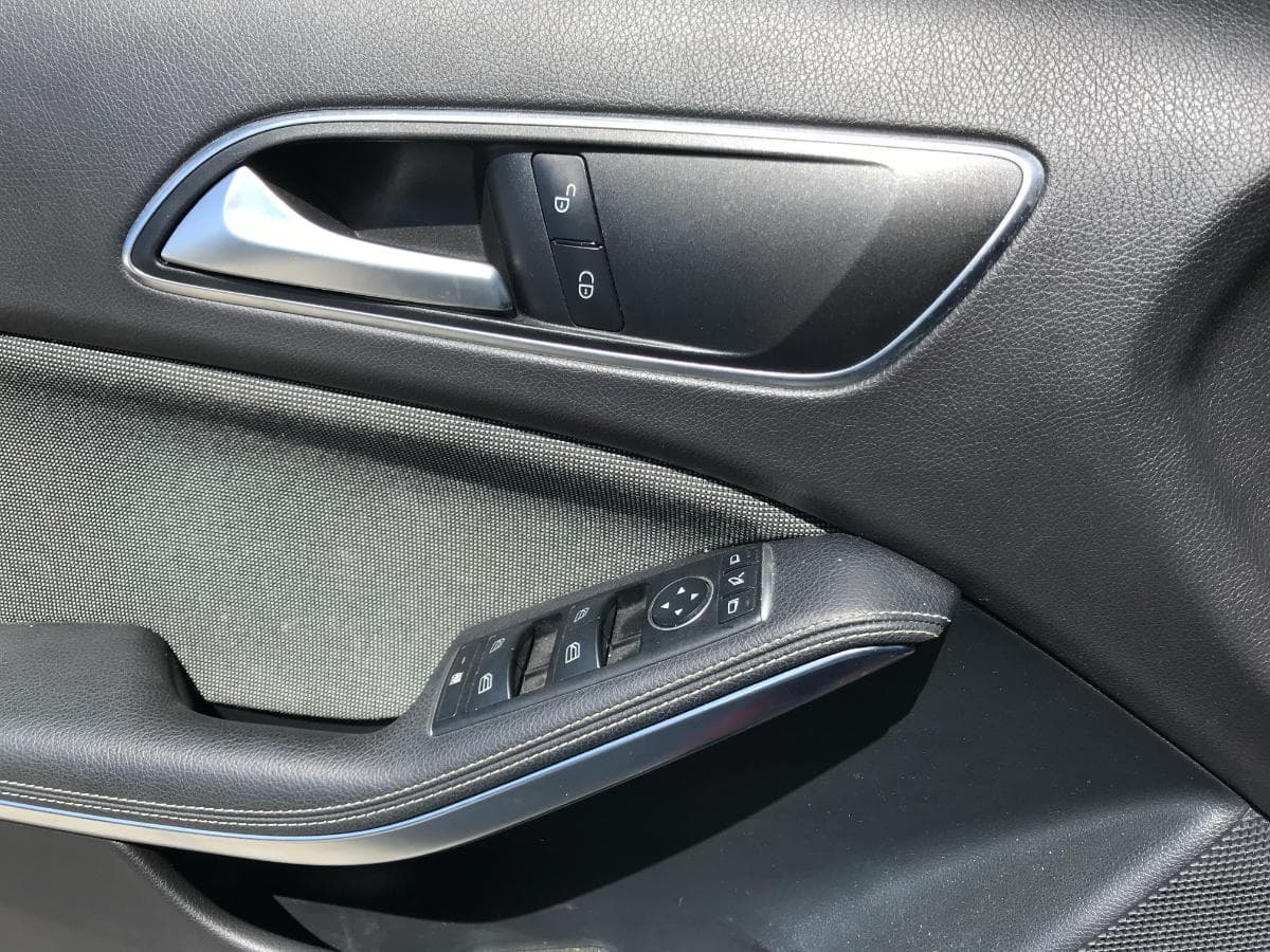 Mercedes-Benz A180D · Ano 2018 — image 18