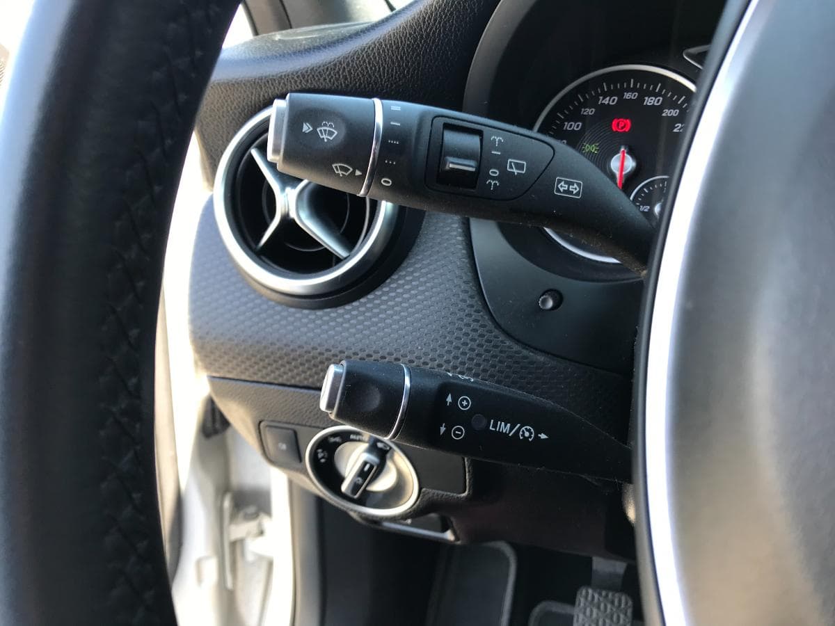 Mercedes-Benz A180D · Ano 2018 — image 19