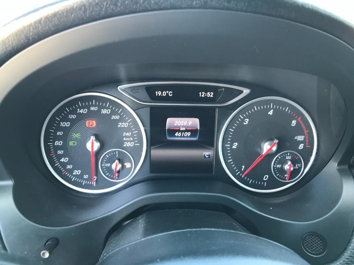Mercedes-Benz A180D · Ano 2018 — image 23
