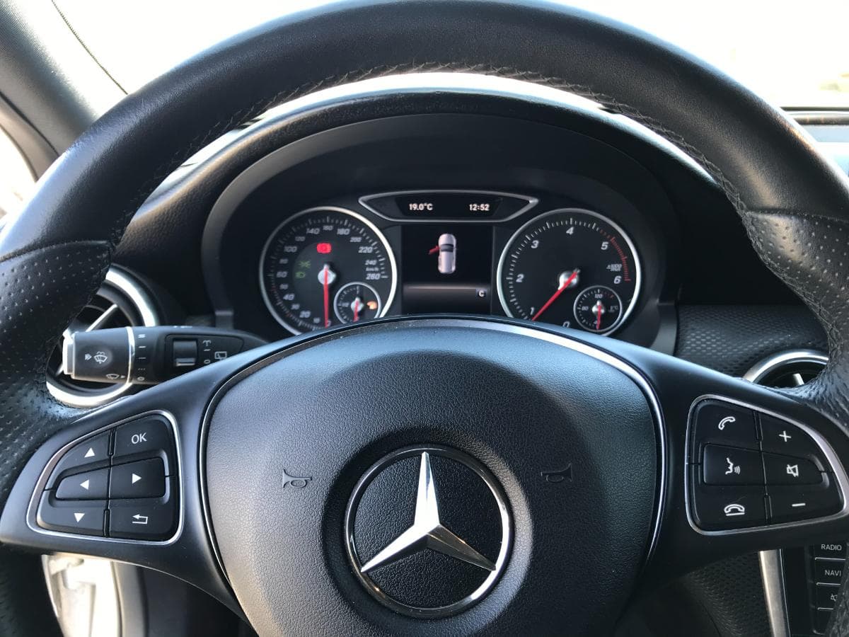 Mercedes-Benz A180D · Ano 2018 — image 26