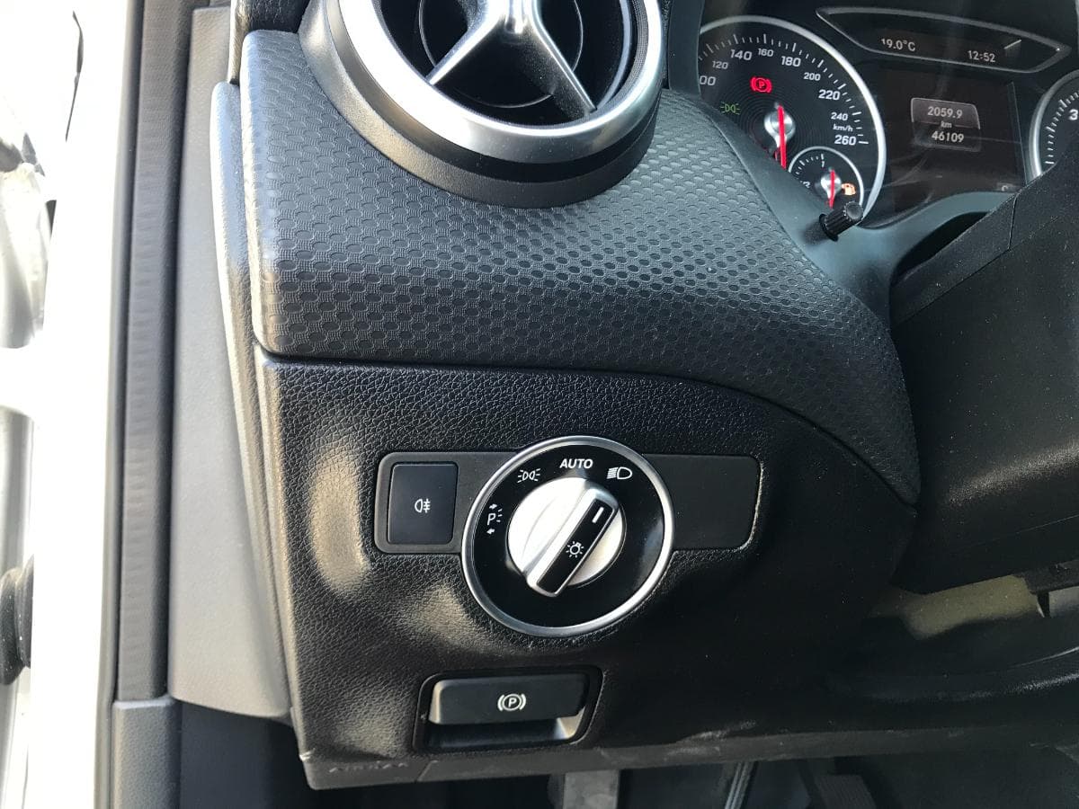 Mercedes-Benz A180D · Ano 2018 — image 27