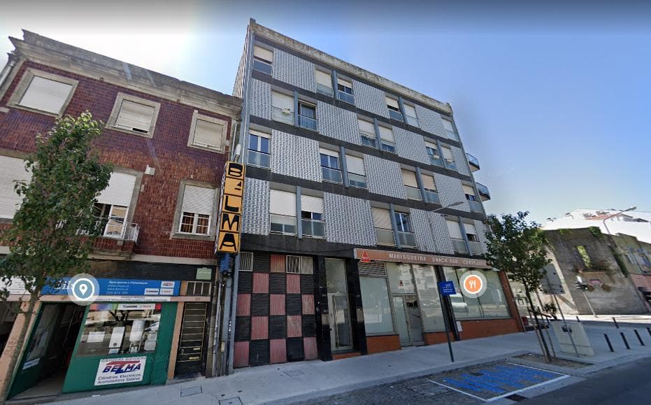 1/2 Garagem · Porto