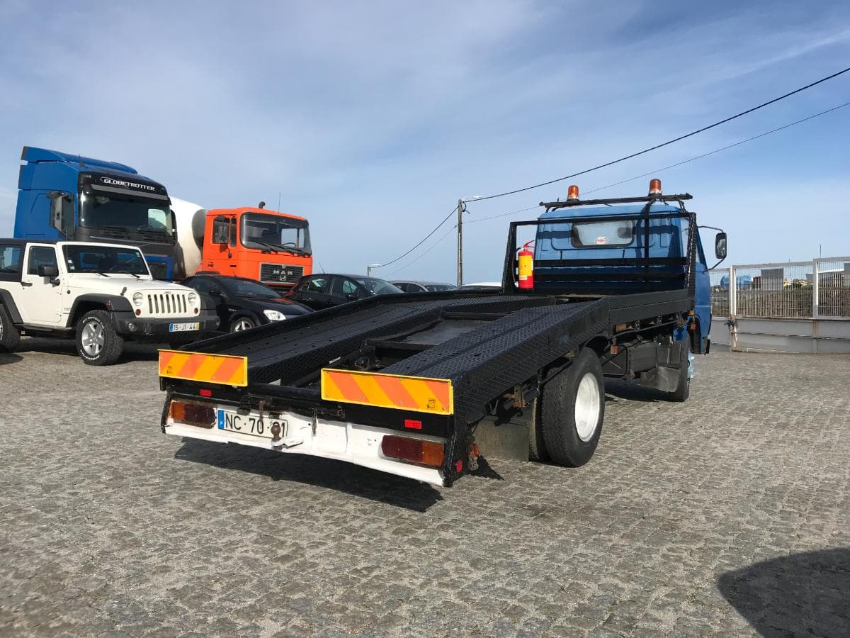 Pronto-Socorro Mitsubishi Canter FE 110 · Ano 1983 — image 5