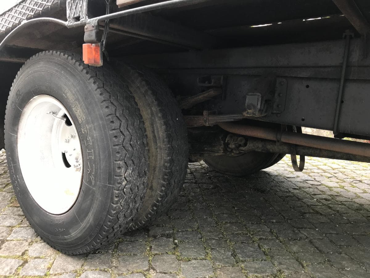 Pronto-Socorro Mitsubishi Canter FE 110 · Ano 1983 — image 10