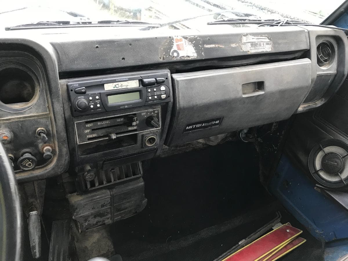 Pronto-Socorro Mitsubishi Canter FE 110 · Ano 1983 — image 13