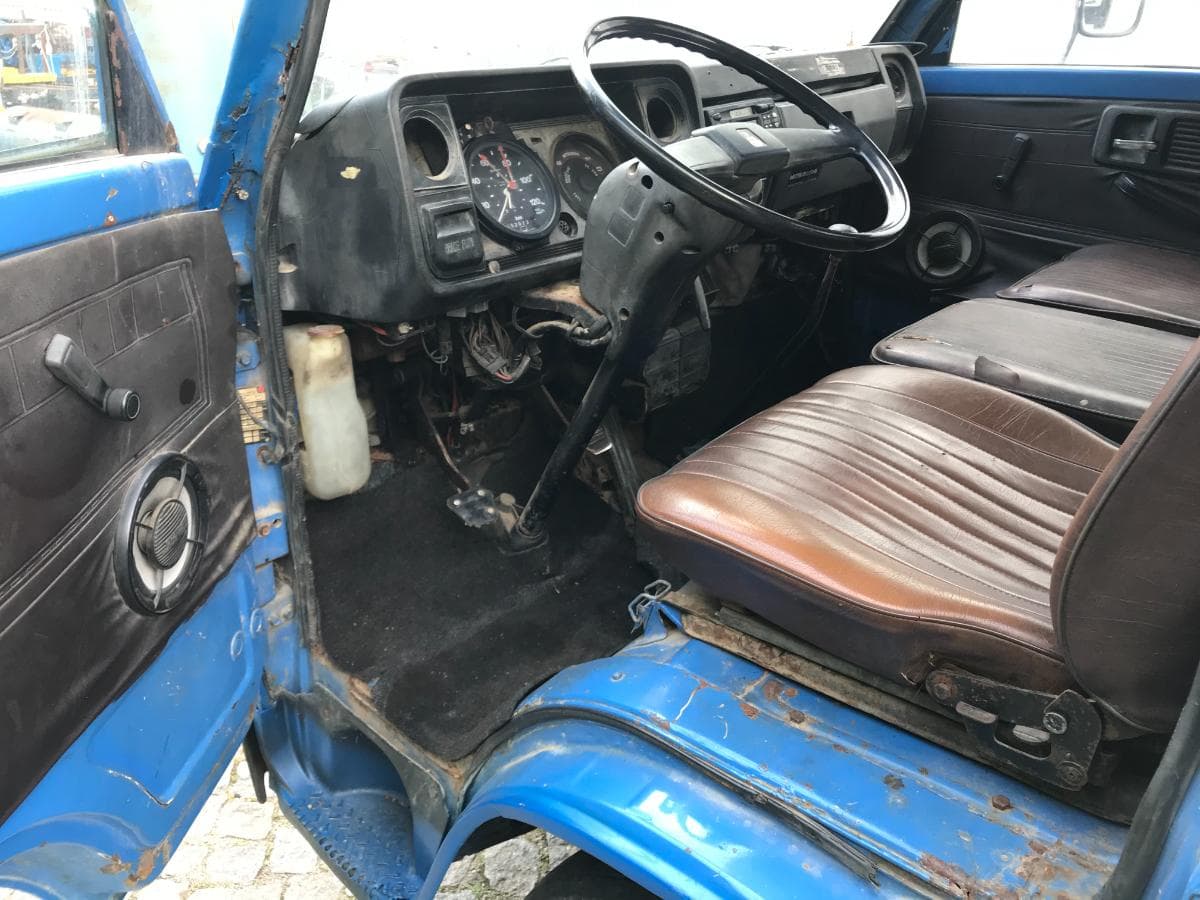 Pronto-Socorro Mitsubishi Canter FE 110 · Ano 1983 — image 12