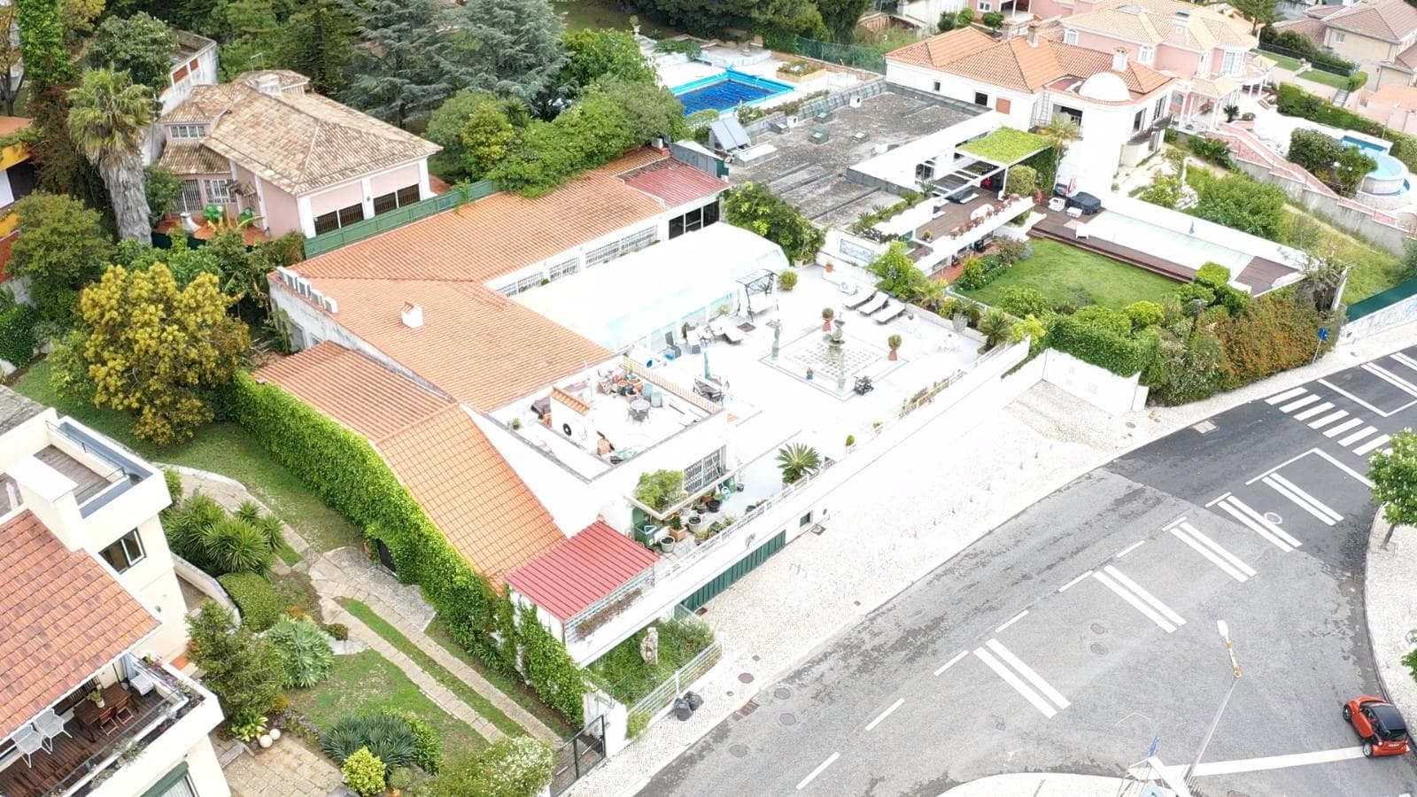 Moradia V5 c/ Piscina Coberta · Oeiras — imagem 3