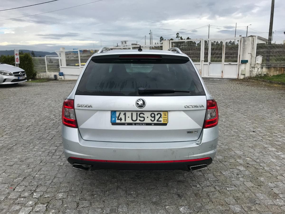 Skoda Octavia 2.0 TDI · Ano 2014 — imagem 5