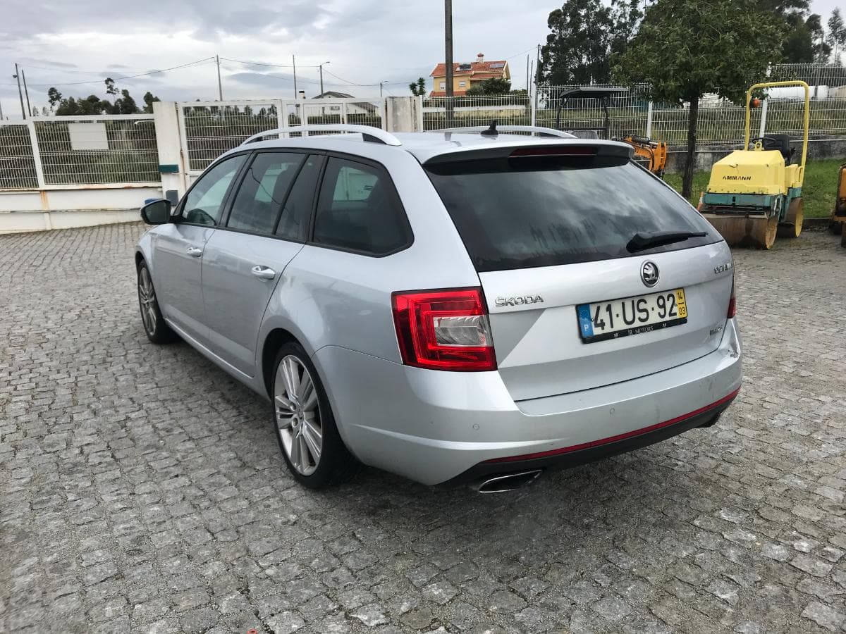 Skoda Octavia 2.0 TDI · Ano 2014 — imagem 6