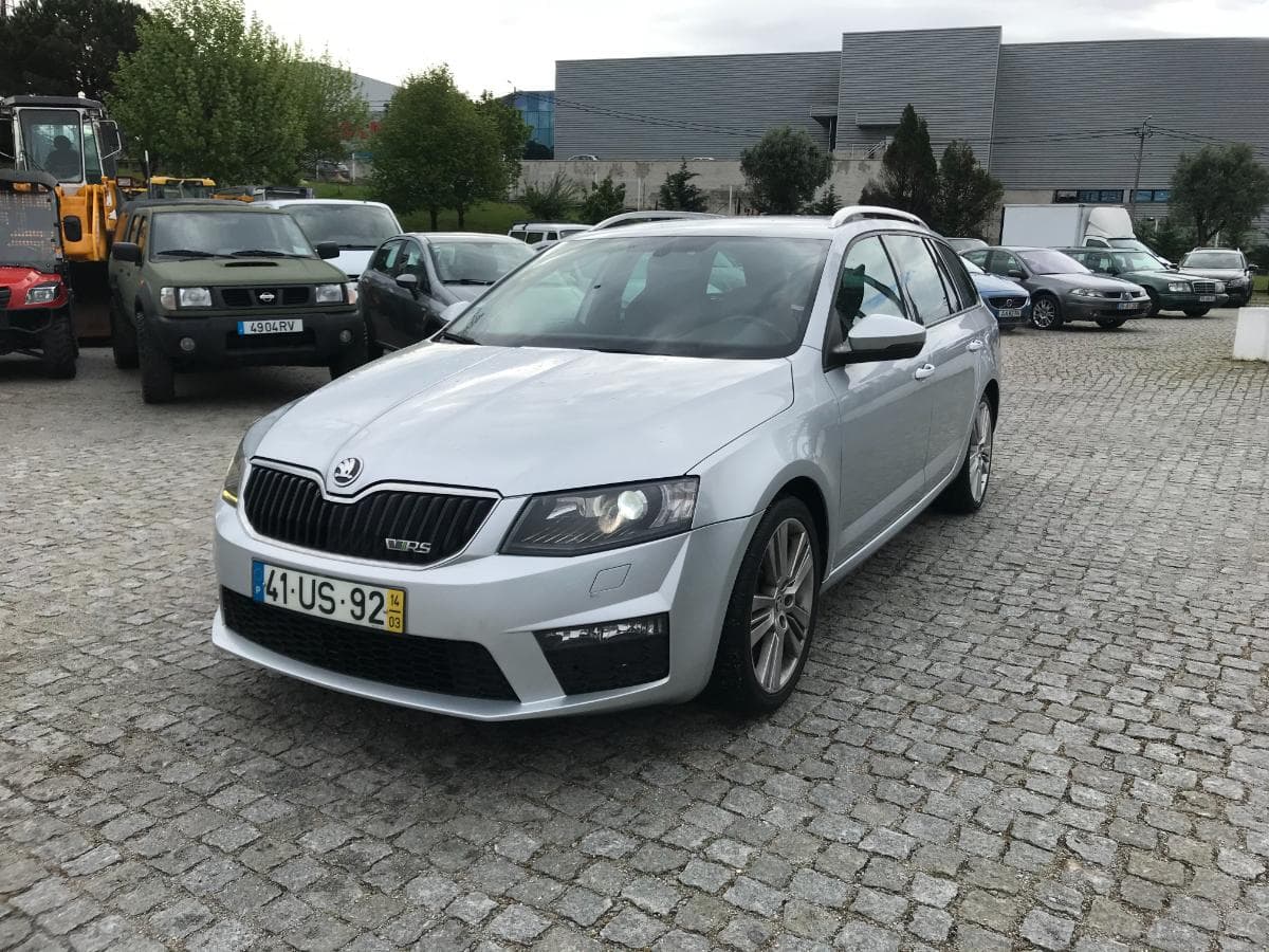 Skoda Octavia 2.0 TDI · Ano 2014 — imagem 3