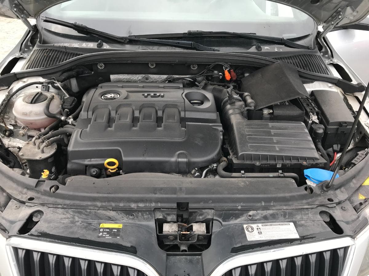 Skoda Octavia 2.0 TDI · Ano 2014 — imagem 9