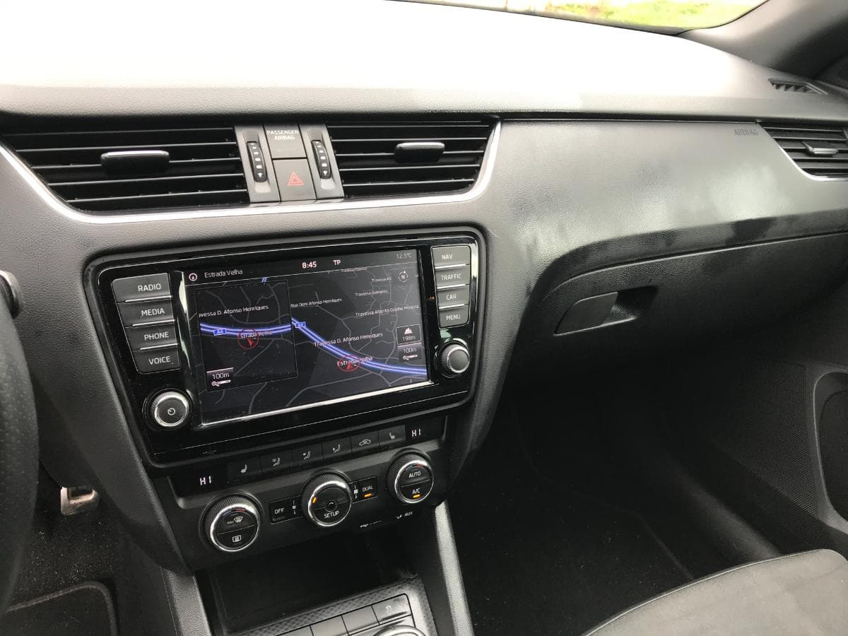 Skoda Octavia 2.0 TDI · Ano 2014 — imagem 22
