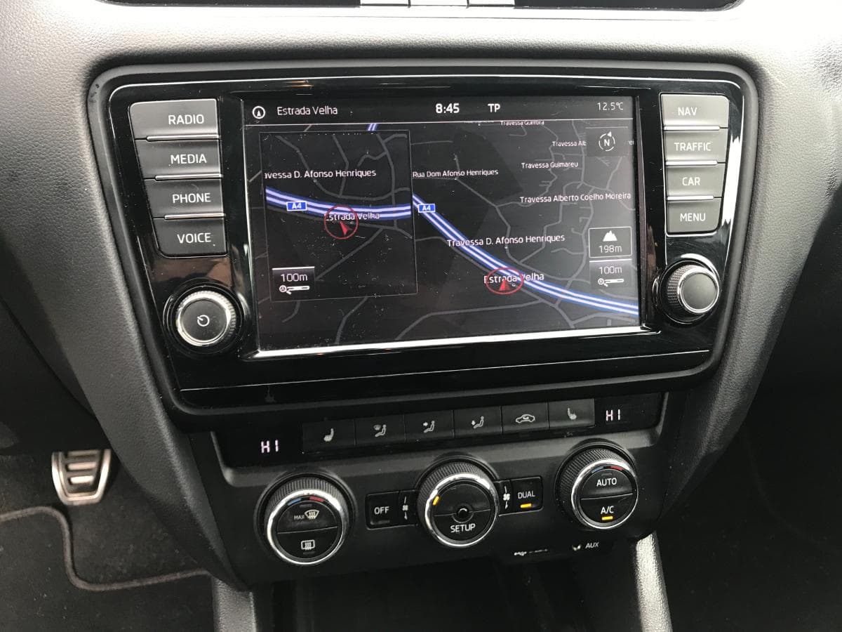 Skoda Octavia 2.0 TDI · Ano 2014 — imagem 21