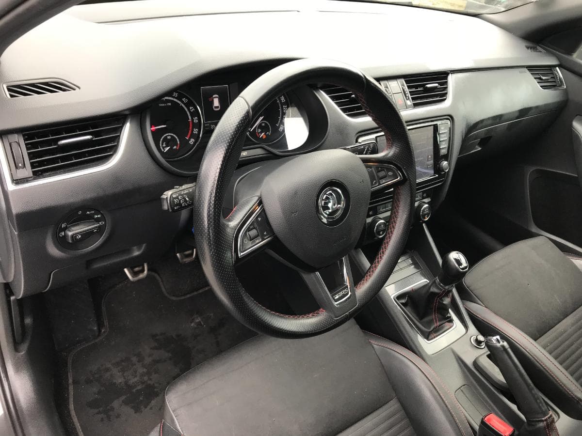 Skoda Octavia 2.0 TDI · Ano 2014 — imagem 23