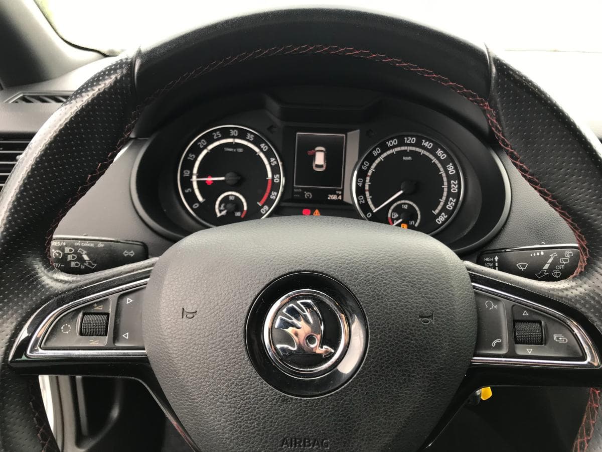 Skoda Octavia 2.0 TDI · Ano 2014 — imagem 30