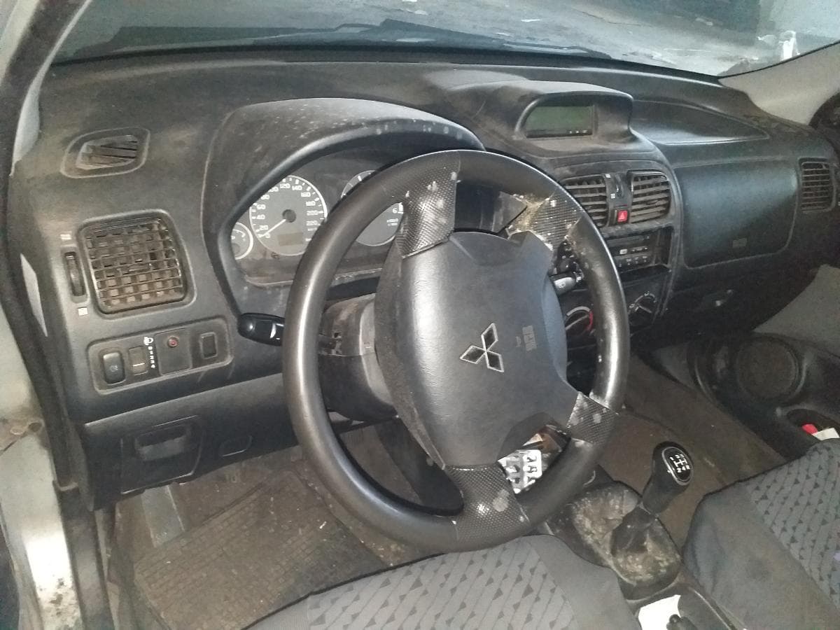 MITSUBISHI SPACE CARGO — imagem 6