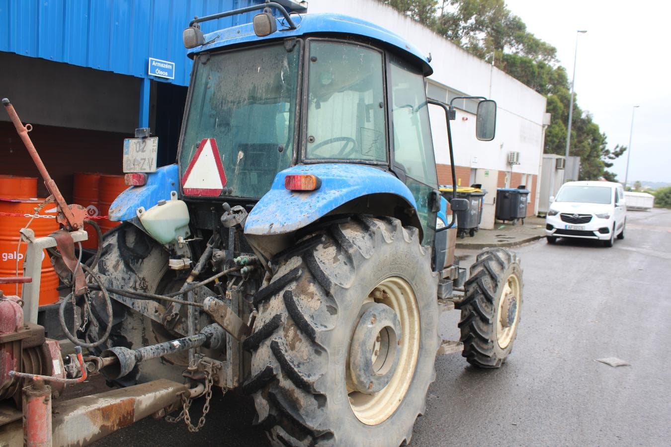 Trator agrícola New Holland TD 80 — imagem 3