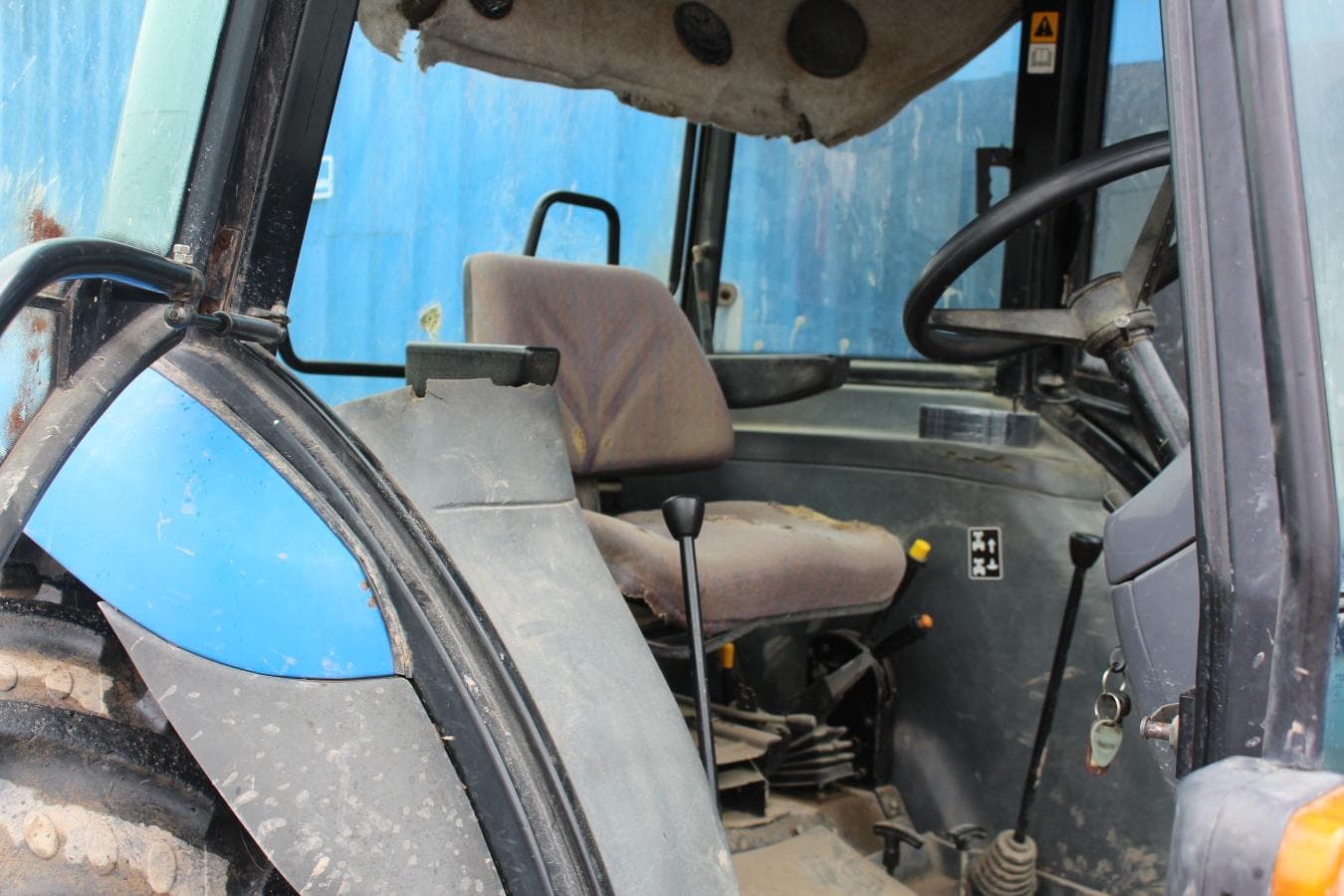 Trator agrícola New Holland TD 80 — imagem 5