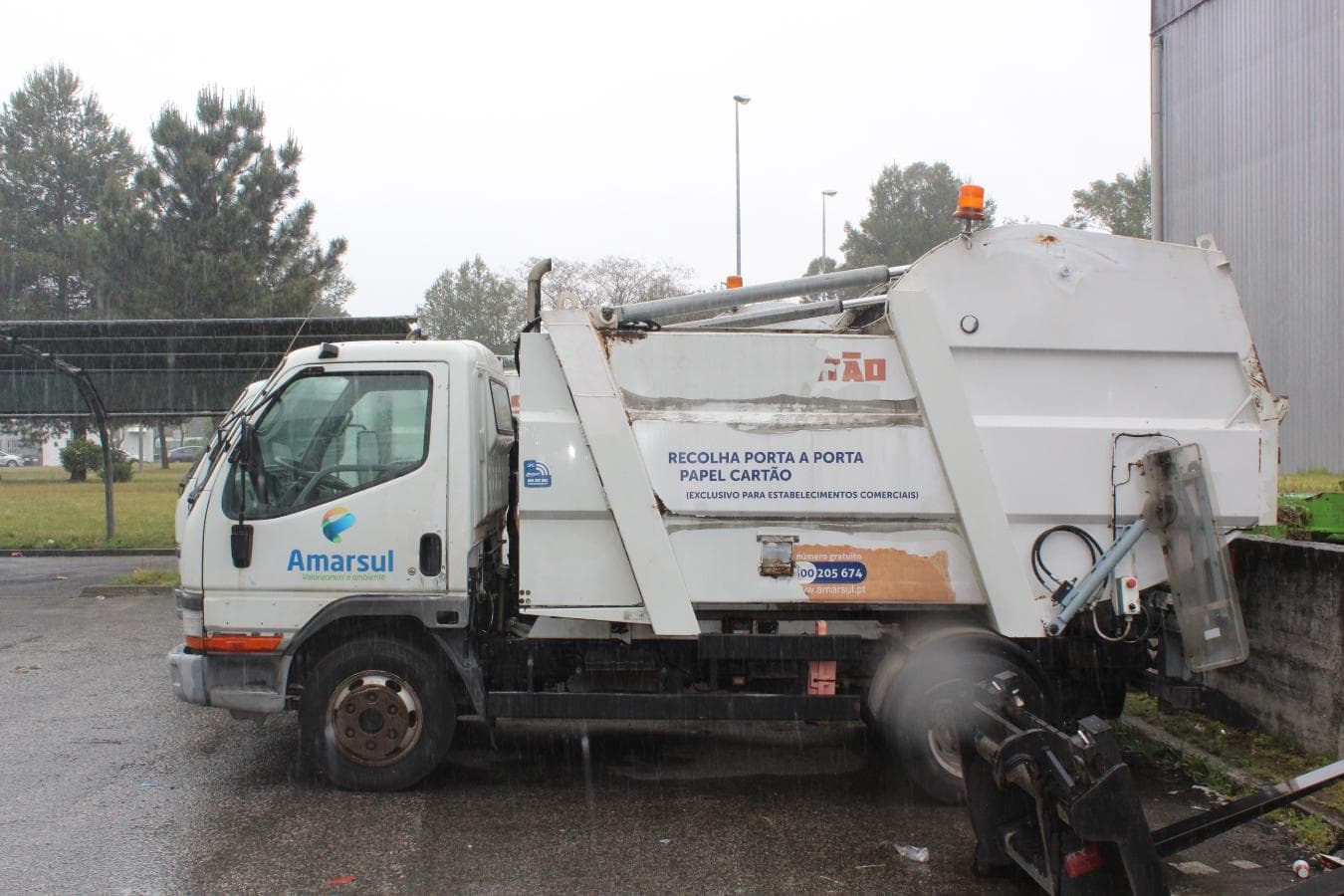 Mitsubishi Canter — imagem 2
