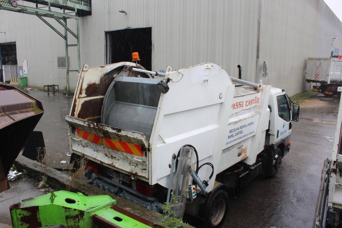 Mitsubishi Canter — imagem 2