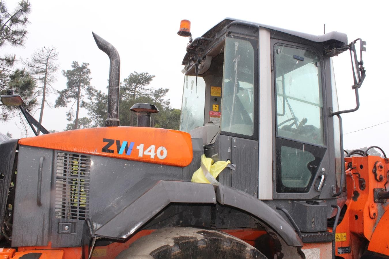 Pá Carregadora Hitachi ZW140 — imagem 4