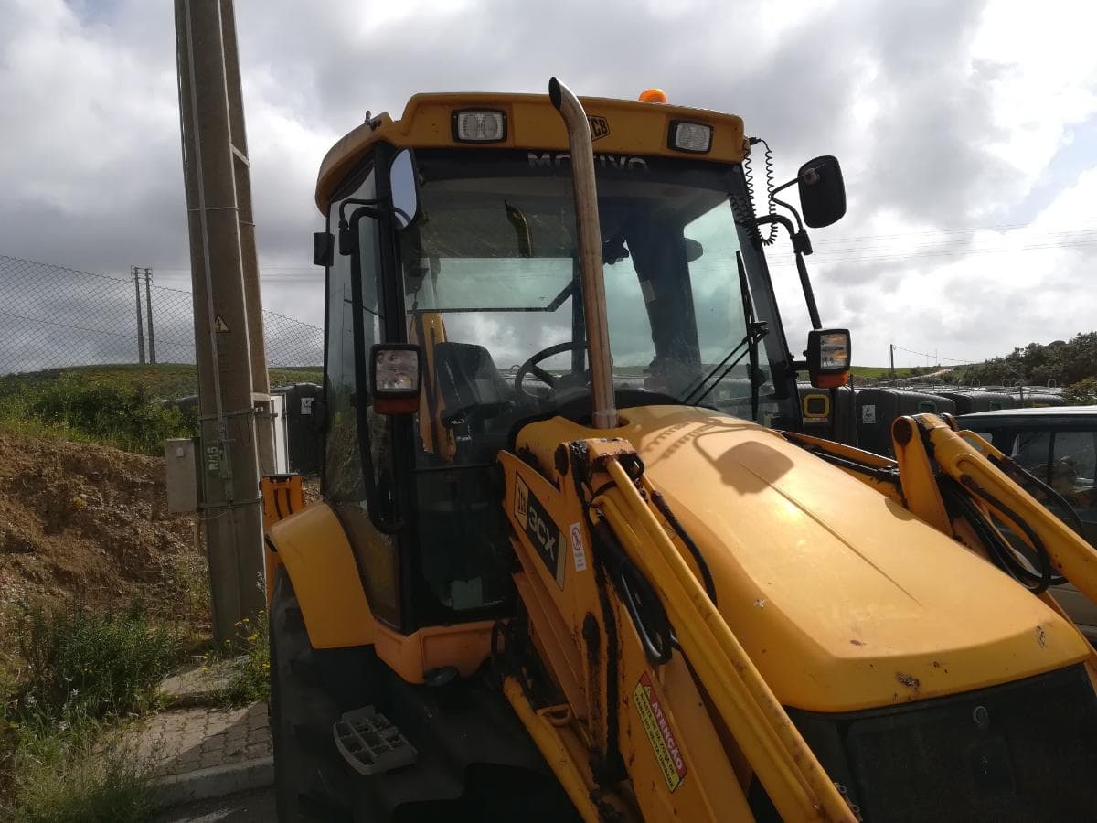 Retroescavadora JCB 3CX-4T — image 4