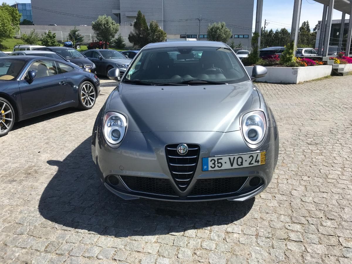 Alfa Romeo Mito 1.3 Multijet · Ano 2010 · — imagen 2