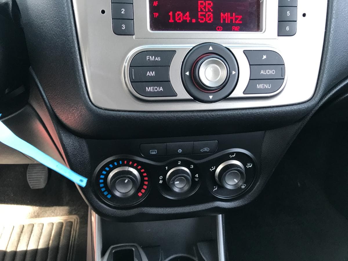 Alfa Romeo Mito 1.3 Multijet · Ano 2010 · — imagen 15