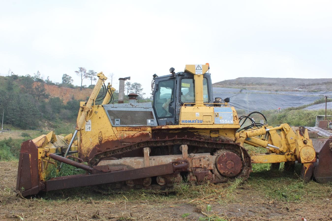 Trator de rastos KOMATSU D155 AX — image 2