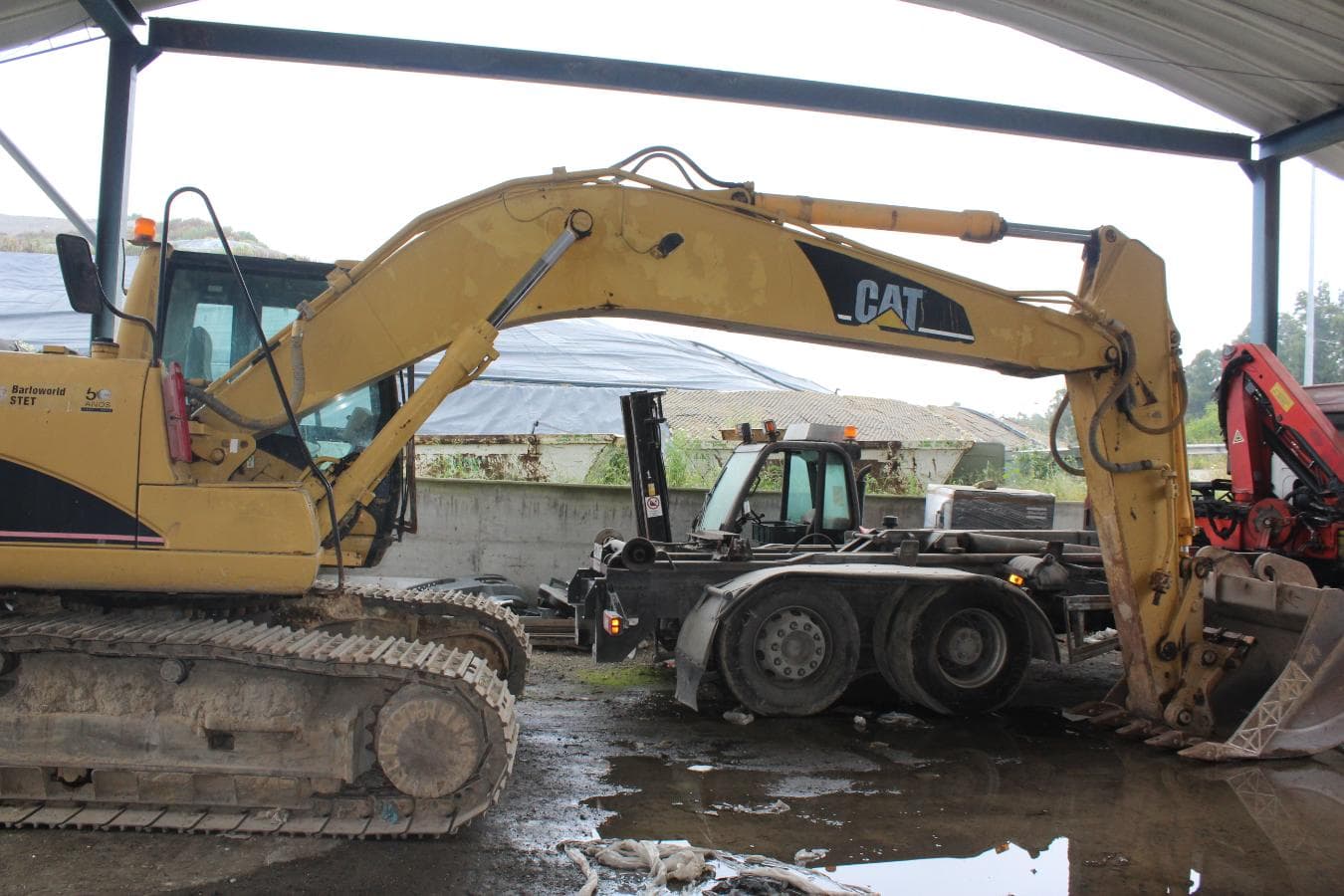 Escavadora Rastos CAT 320C — imagem 6