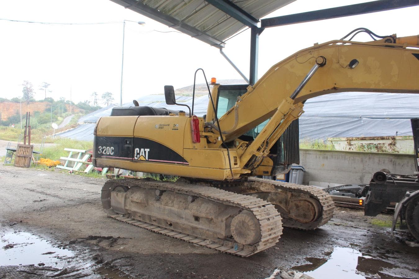 Escavadora Rastos CAT 320C — imagem 5