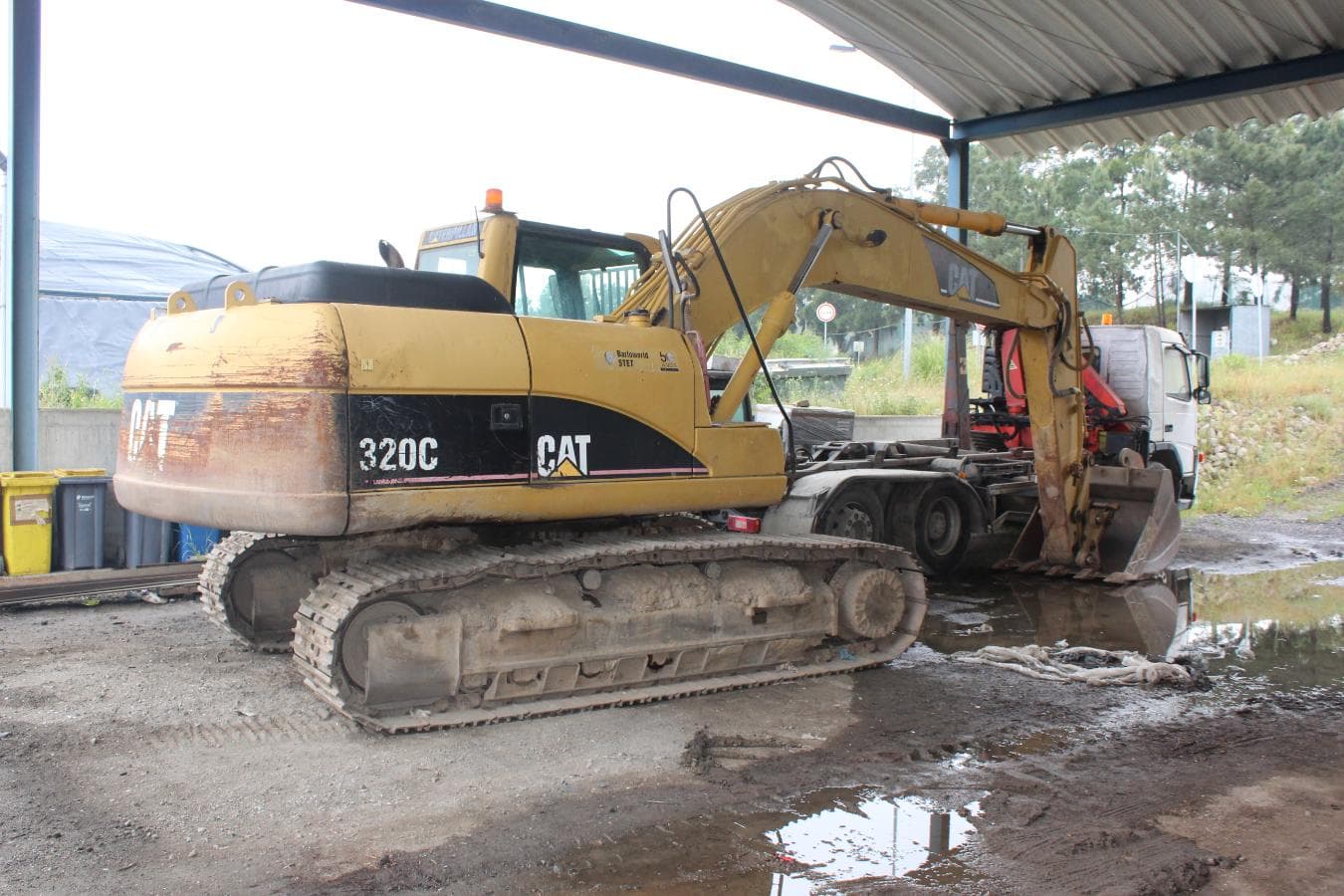 Escavadora Rastos CAT 320C — imagem 1