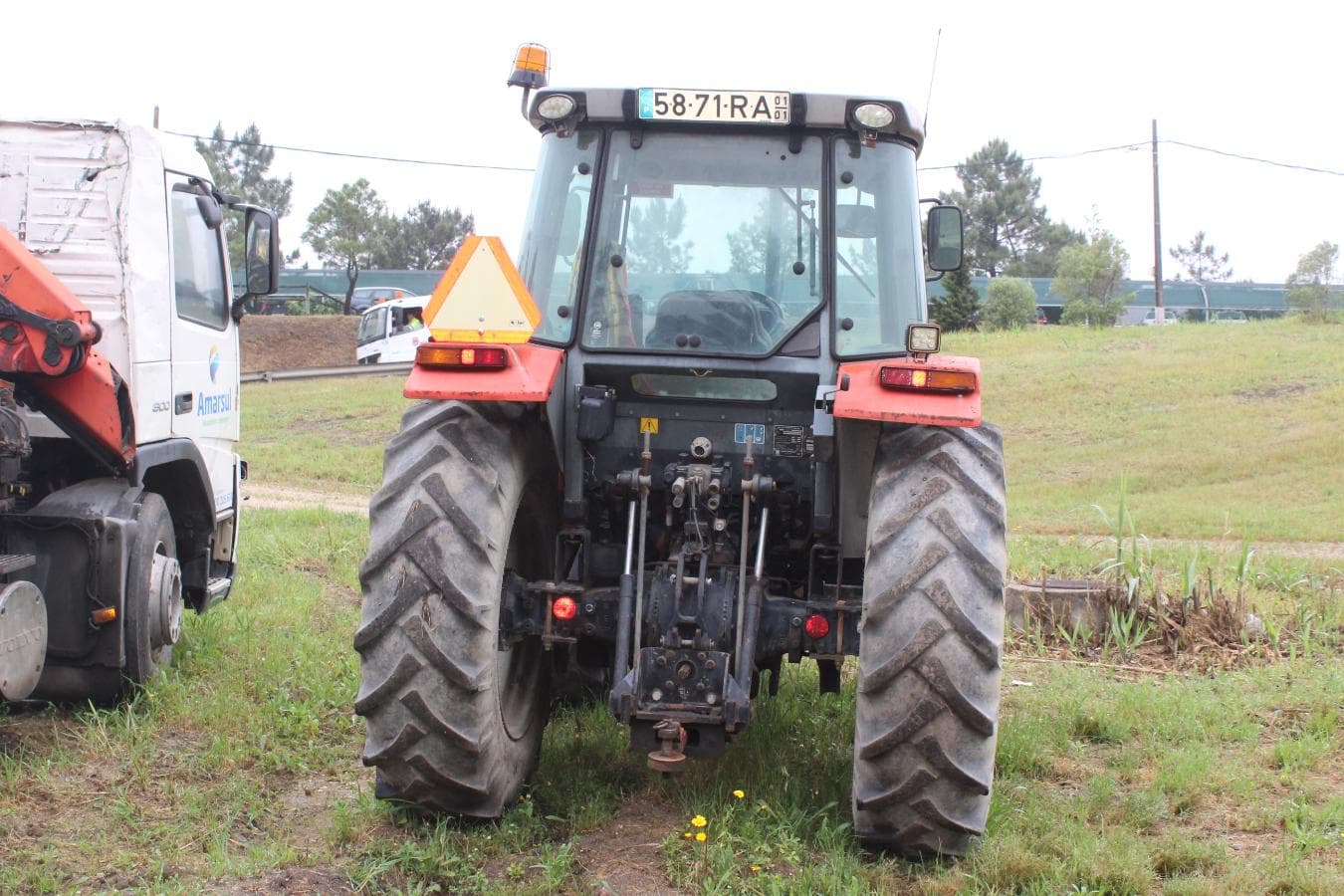 Trator Agrícola Massey Fergunson 4245 — imagem 5