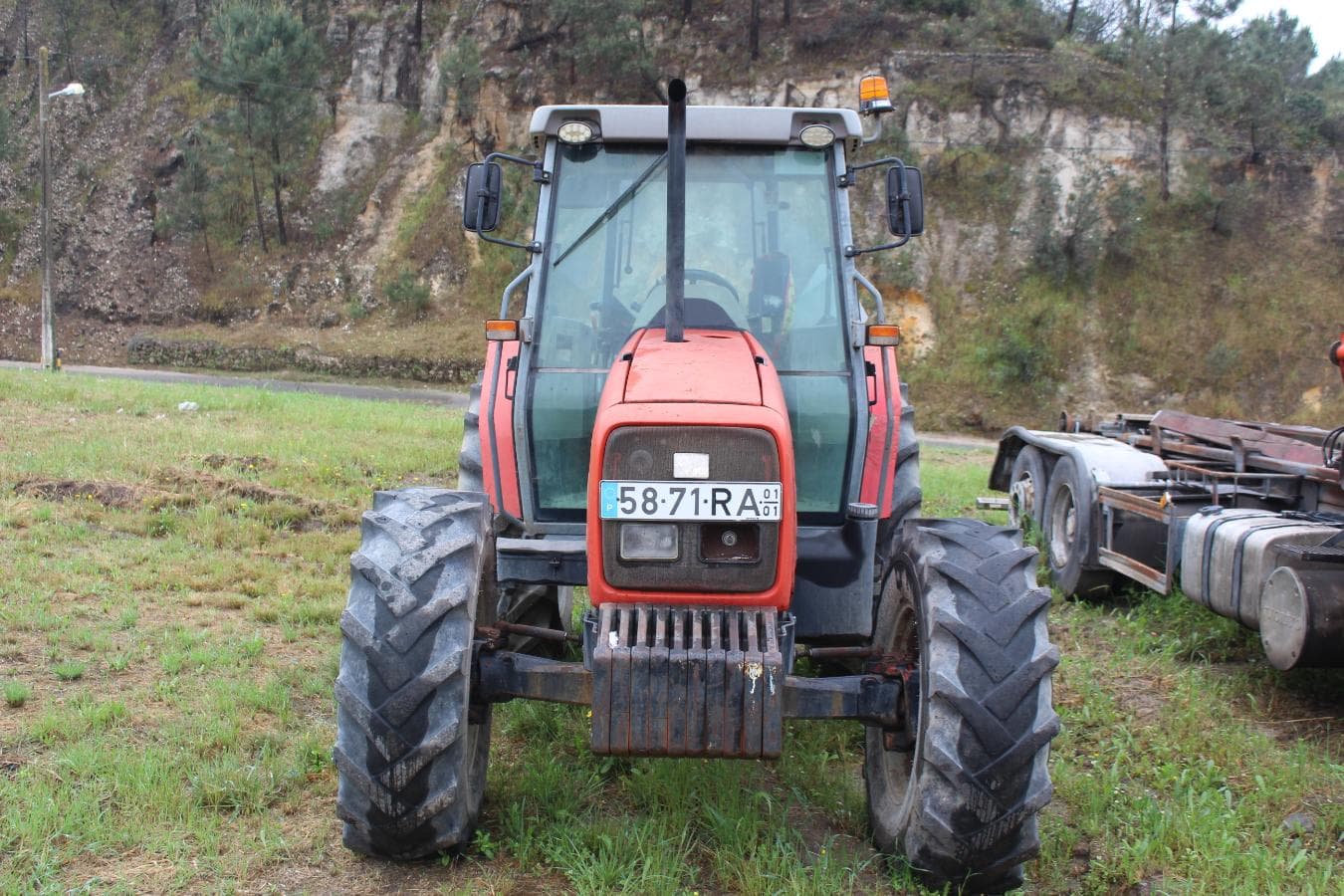 Trator Agrícola Massey Fergunson 4245 — imagem 4
