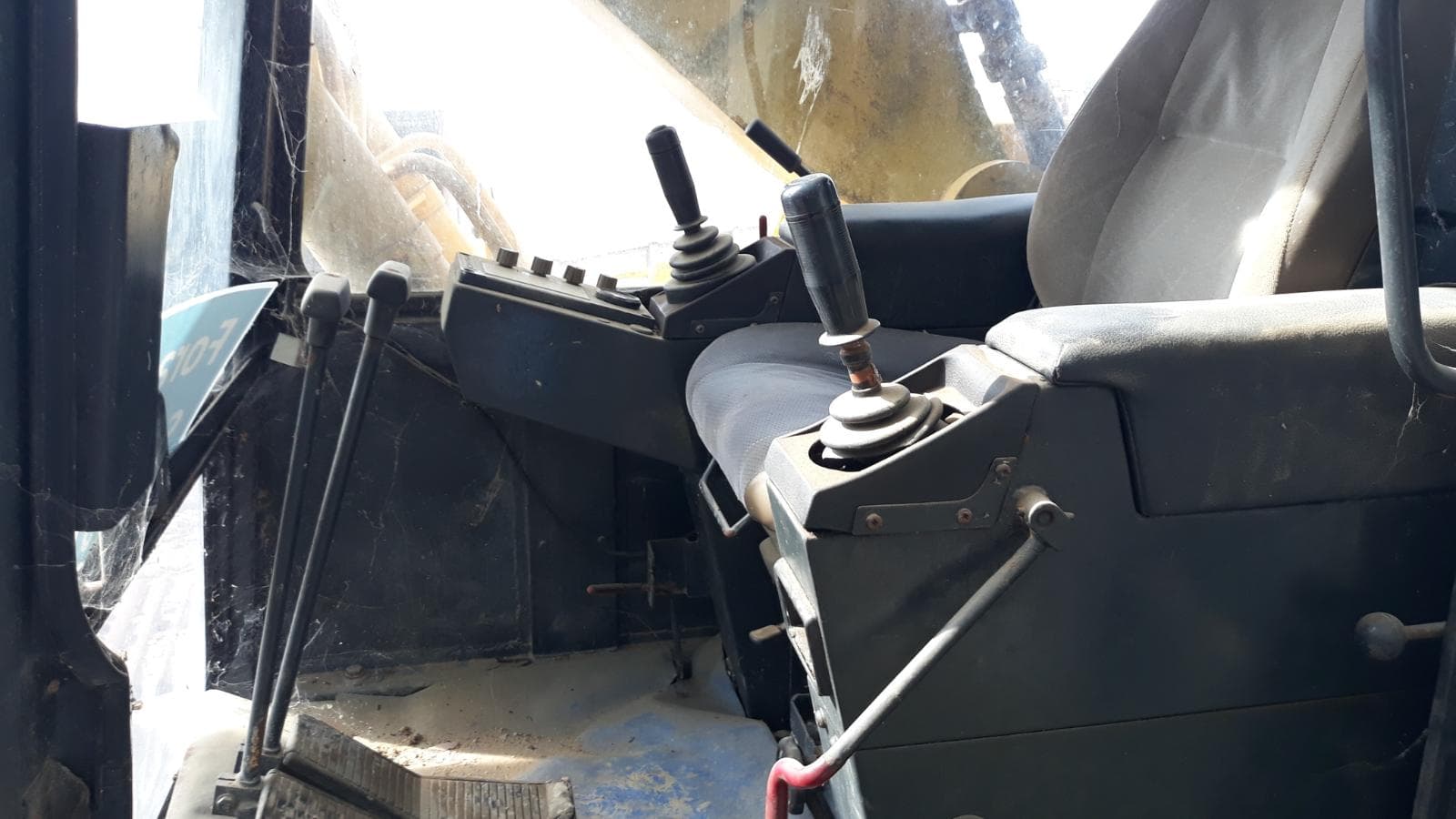 Escavadora KOMATSU — imagem 5