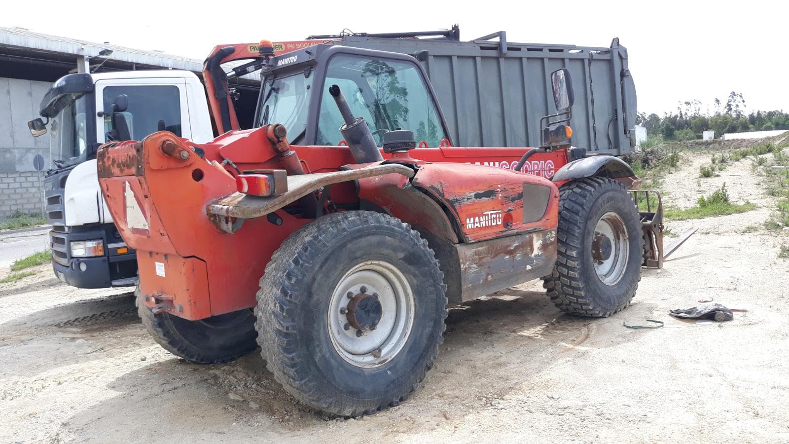 Multicarregador MANITOU — imagem 2