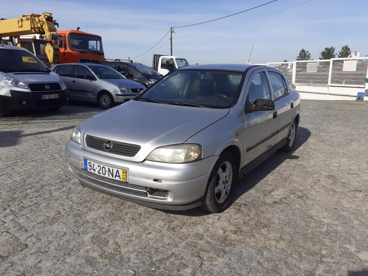 Opel Astra 1.4 · Ano 1999