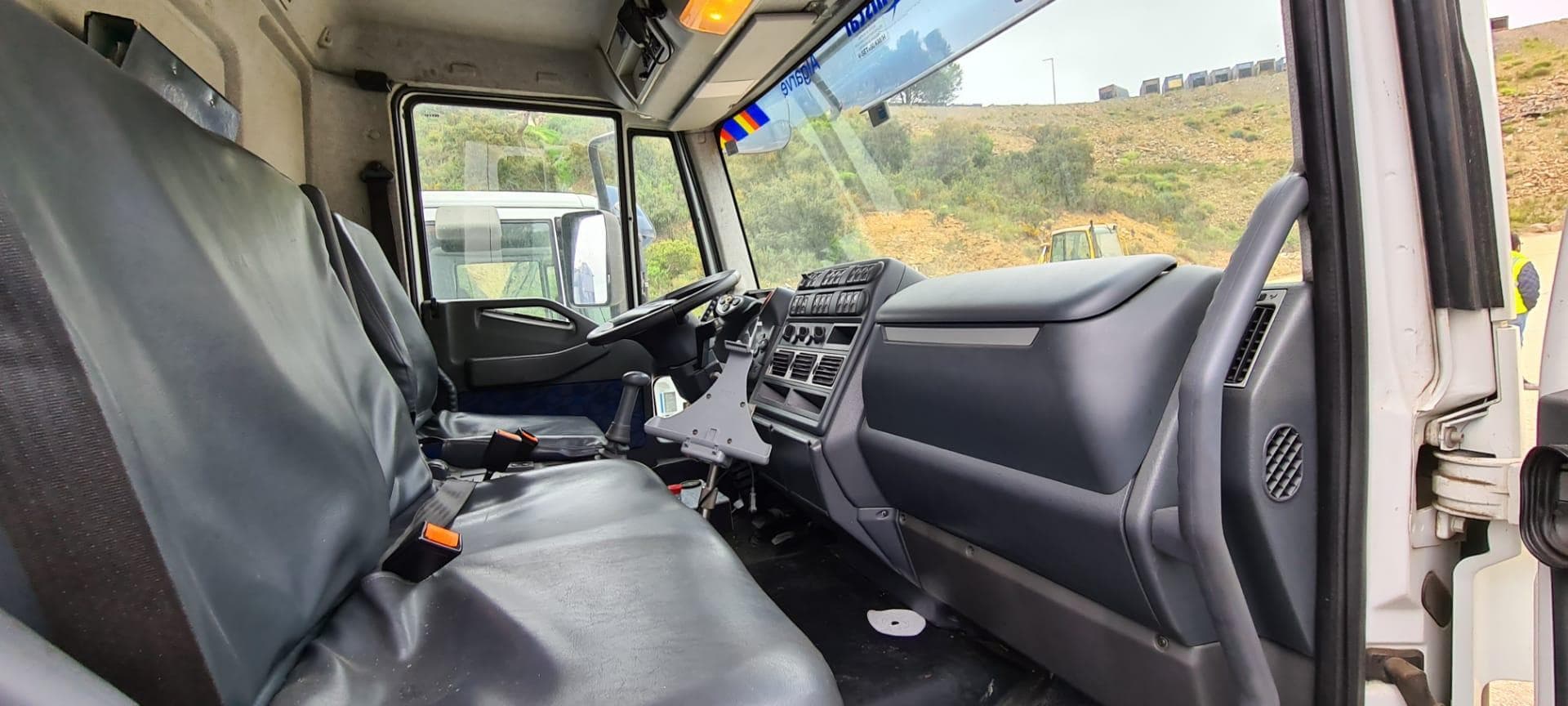 Iveco Eurocargo ML120 com Contentor Basculante 6/9 — imagen 9