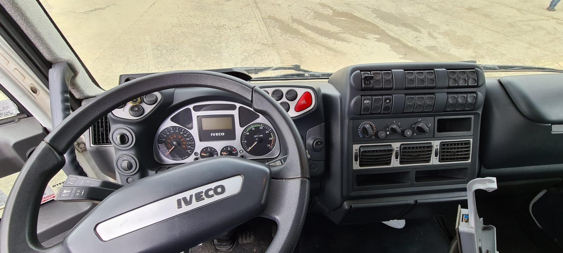Iveco Eurocargo ML120 com Contentor Basculante 6/9 — imagen 8