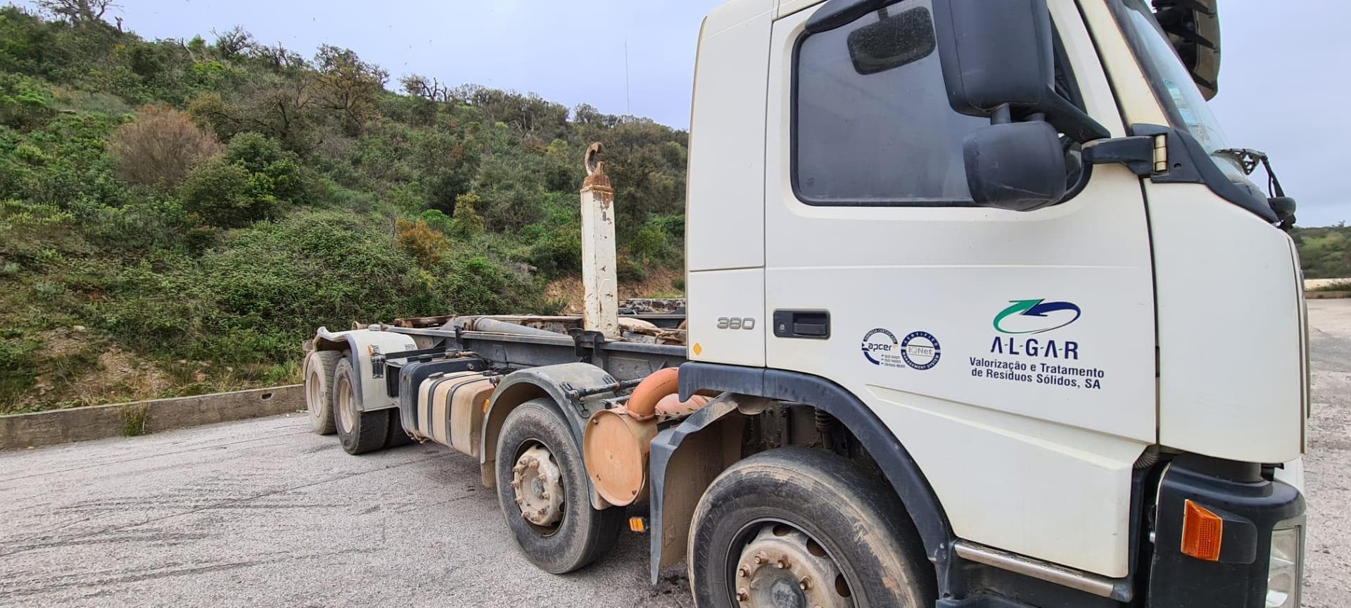 Volvo FM 12 8/4 Amplirrol — imagen 2
