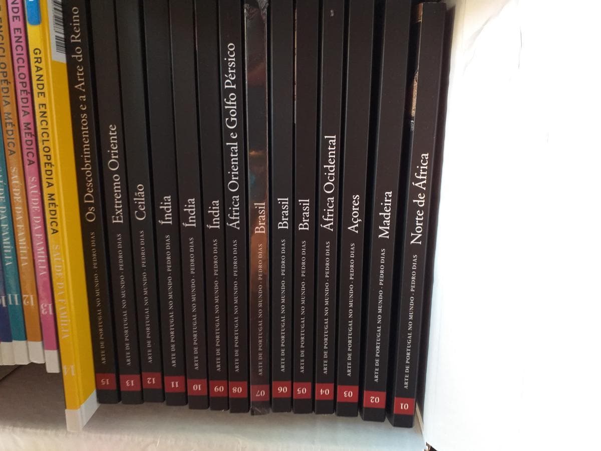 Livros, enciclopédias e outros — image 9