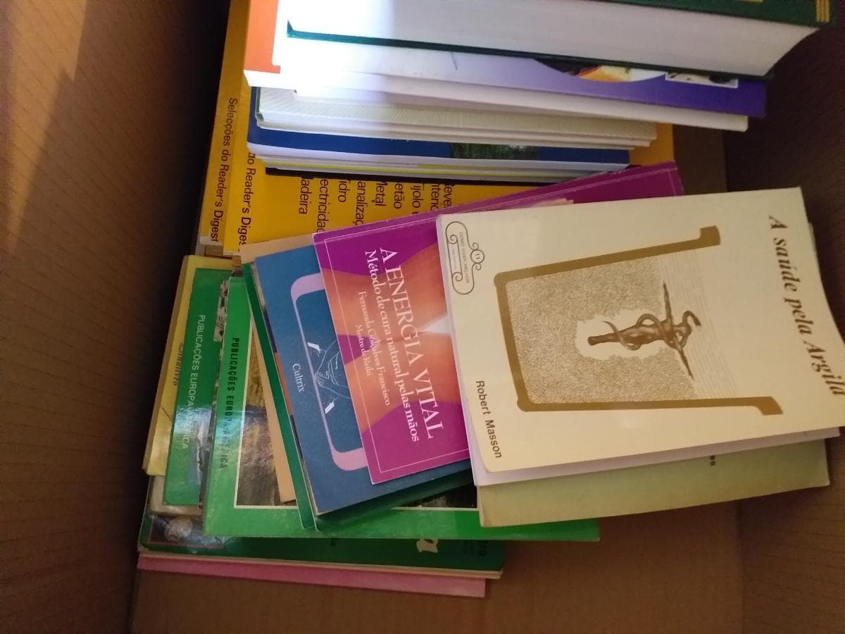Livros, enciclopédias e outros — image 15