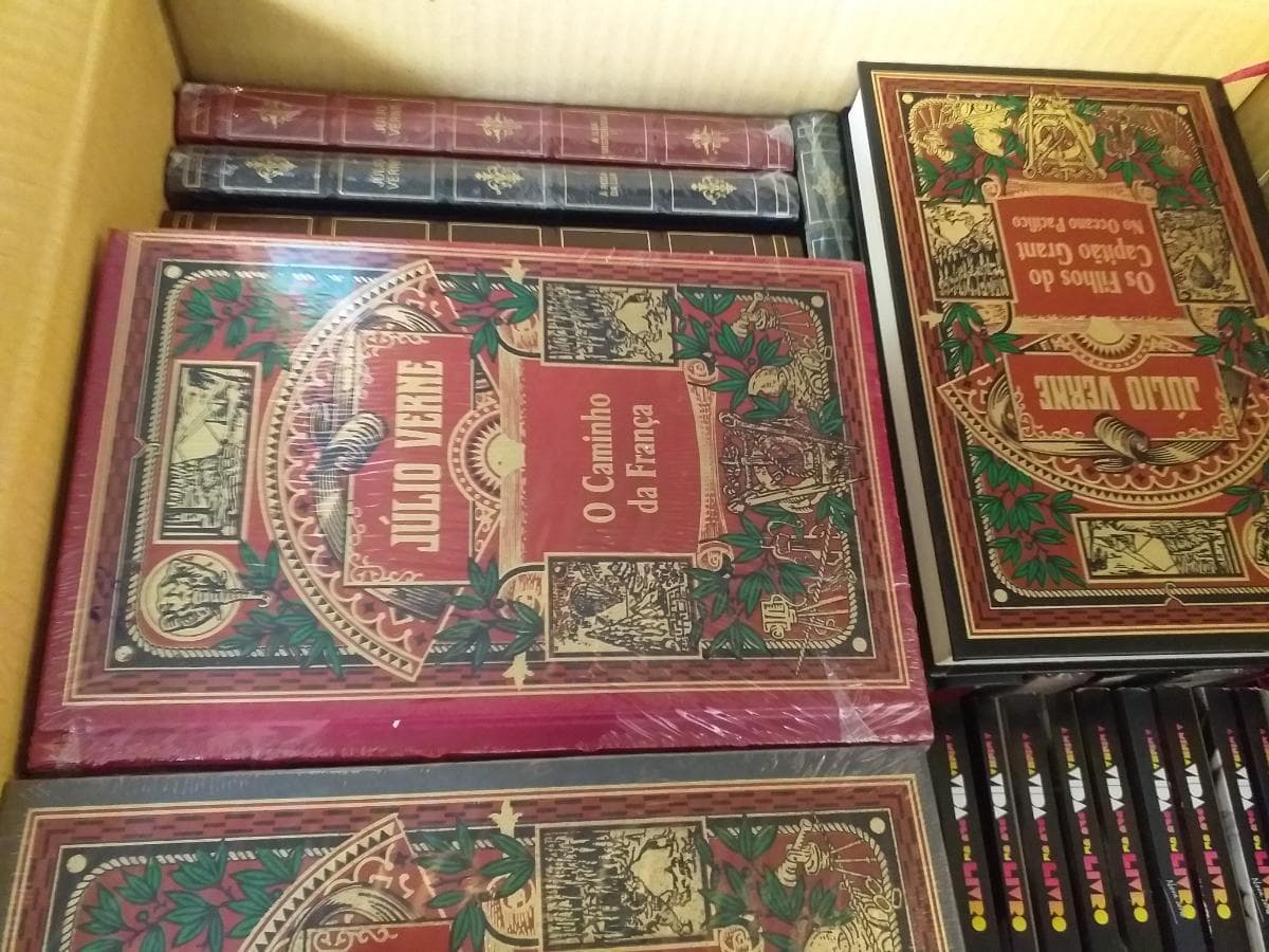 Livros, enciclopédias e outros — image 1