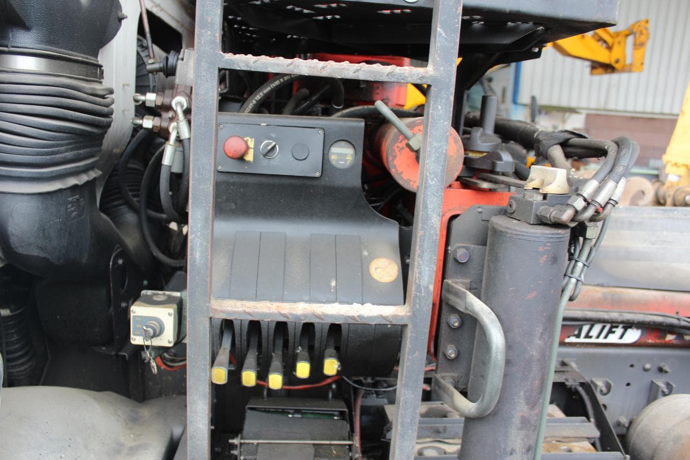 VOLVO FM9 — image 5